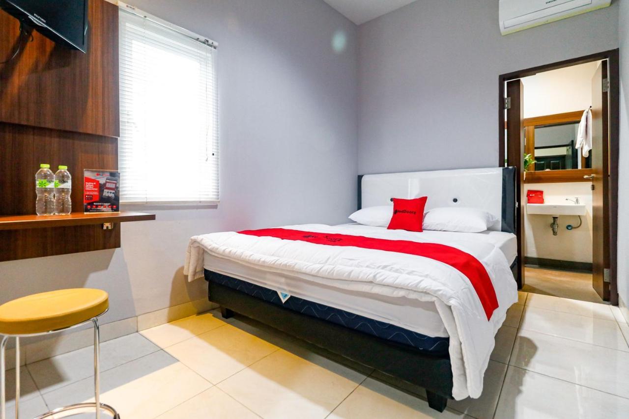 Reddoorz Near Kebon Jeruk Cakarta Dış mekan fotoğraf