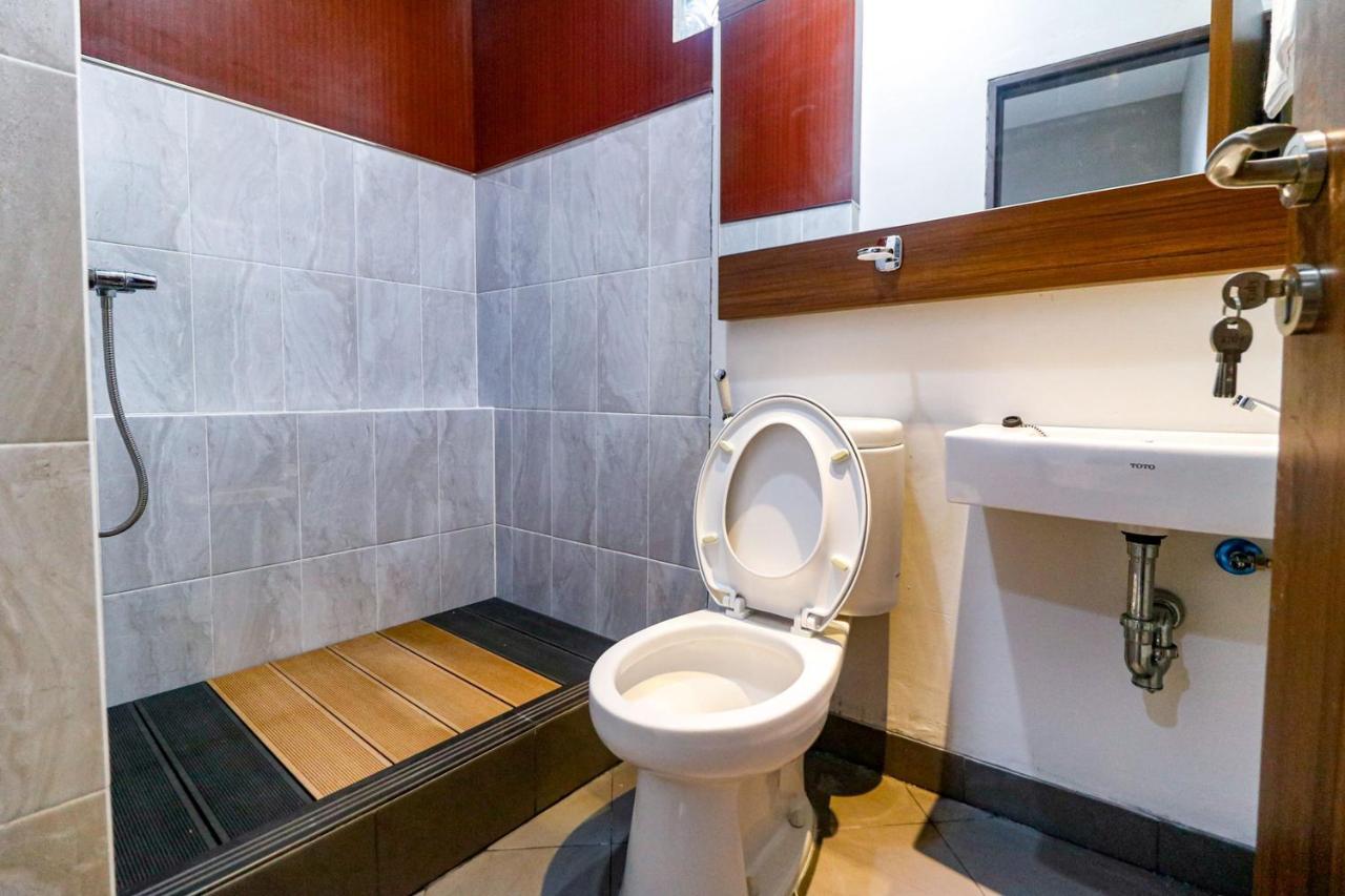Reddoorz Near Kebon Jeruk Cakarta Dış mekan fotoğraf